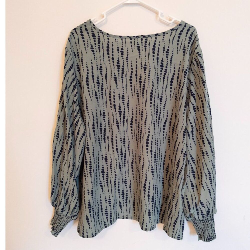 Shein Curve green pattern long sleeve blouse size 4XL - Picture 2 of 5